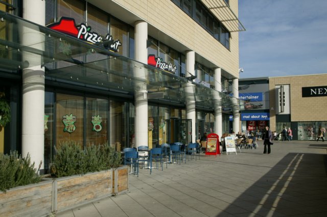 Pizza Hut at The Water Gardens